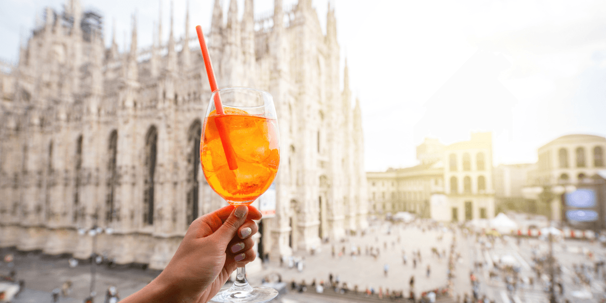En drink framför Duomo di Milano? Ja, ibland är utsikten lika god som aperitifen.