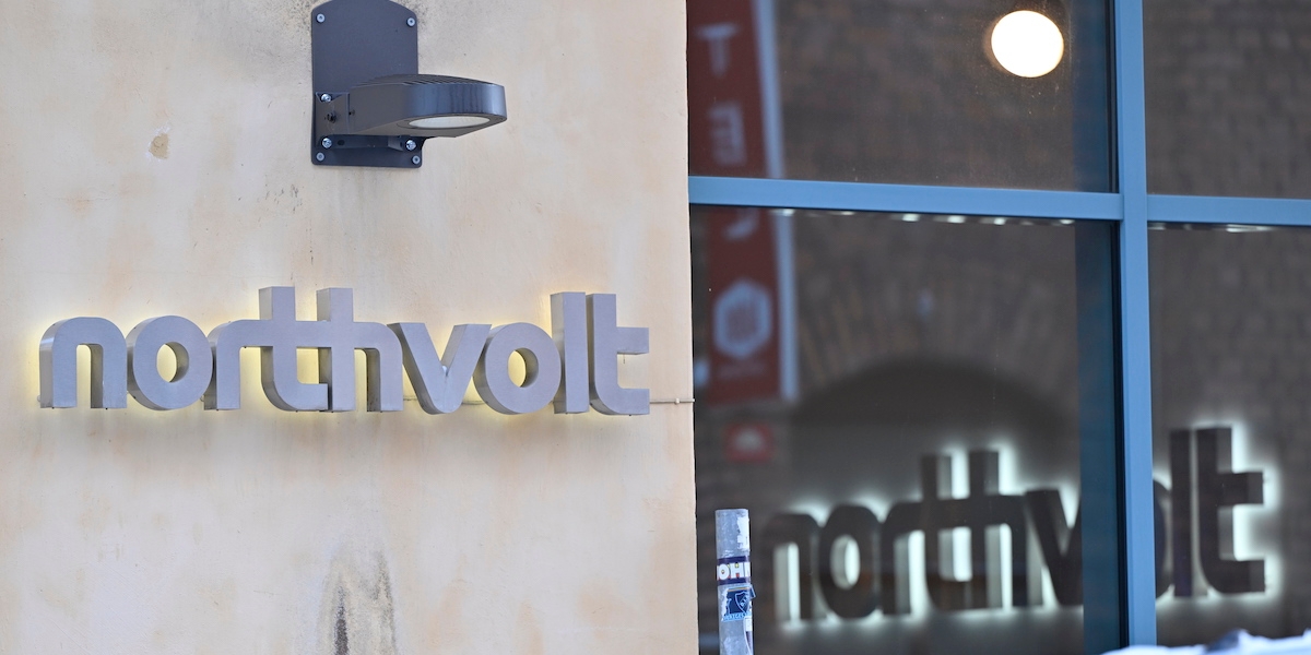 Northvolts logga på en fasad